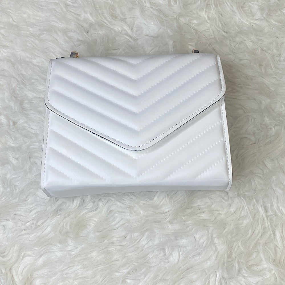 BRAND NEW white quilted purse
